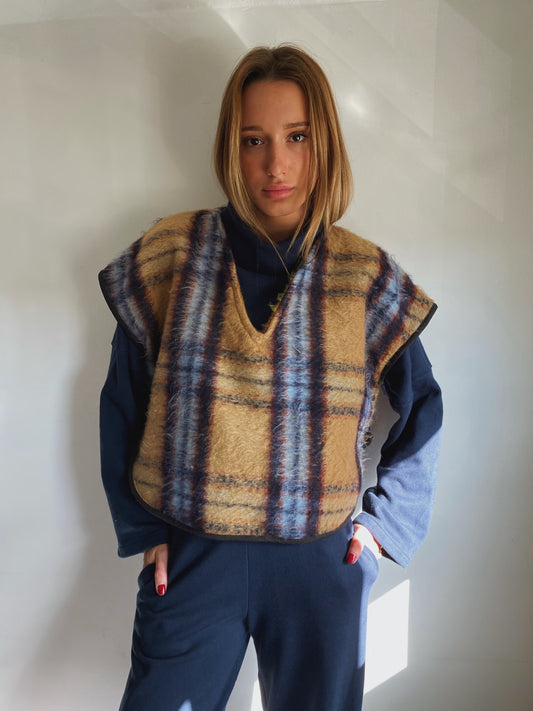 Dani Vest